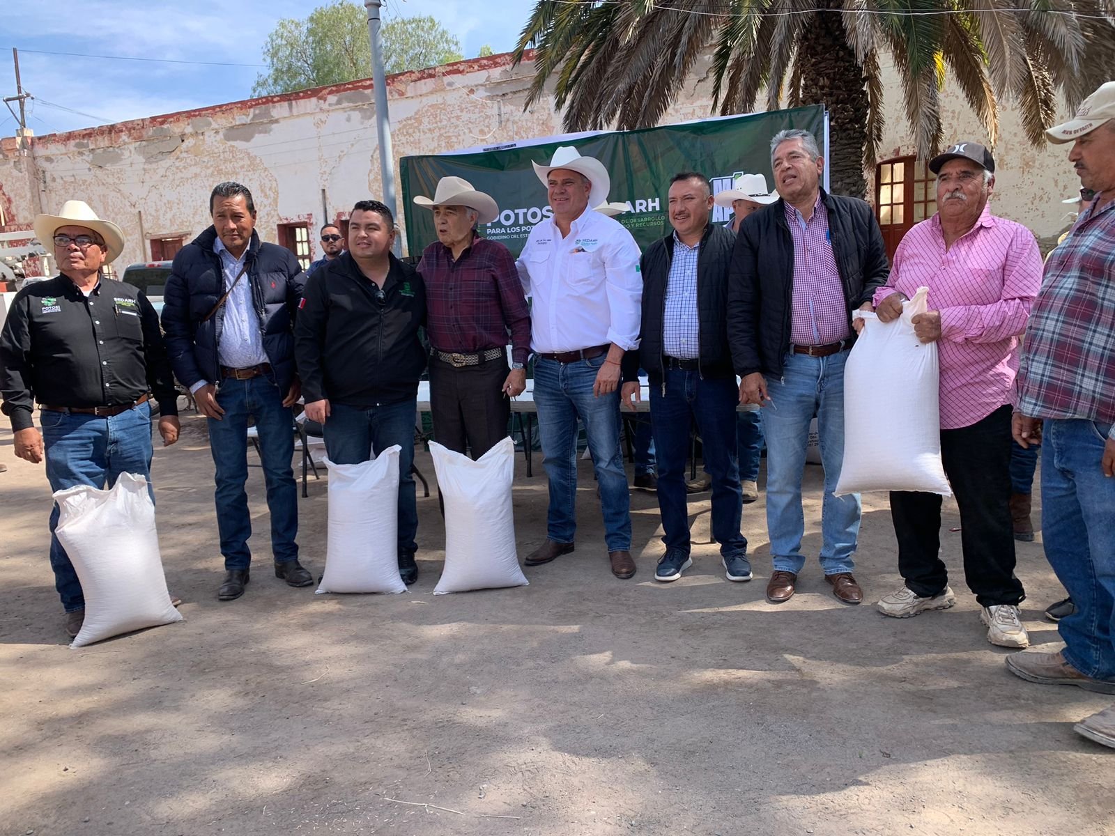 EJECUTIVO ESTATAL LLEVA APOYO A LAS Y LOS POTOSINOS CON PROGRAMAS AGROPECUARIOS