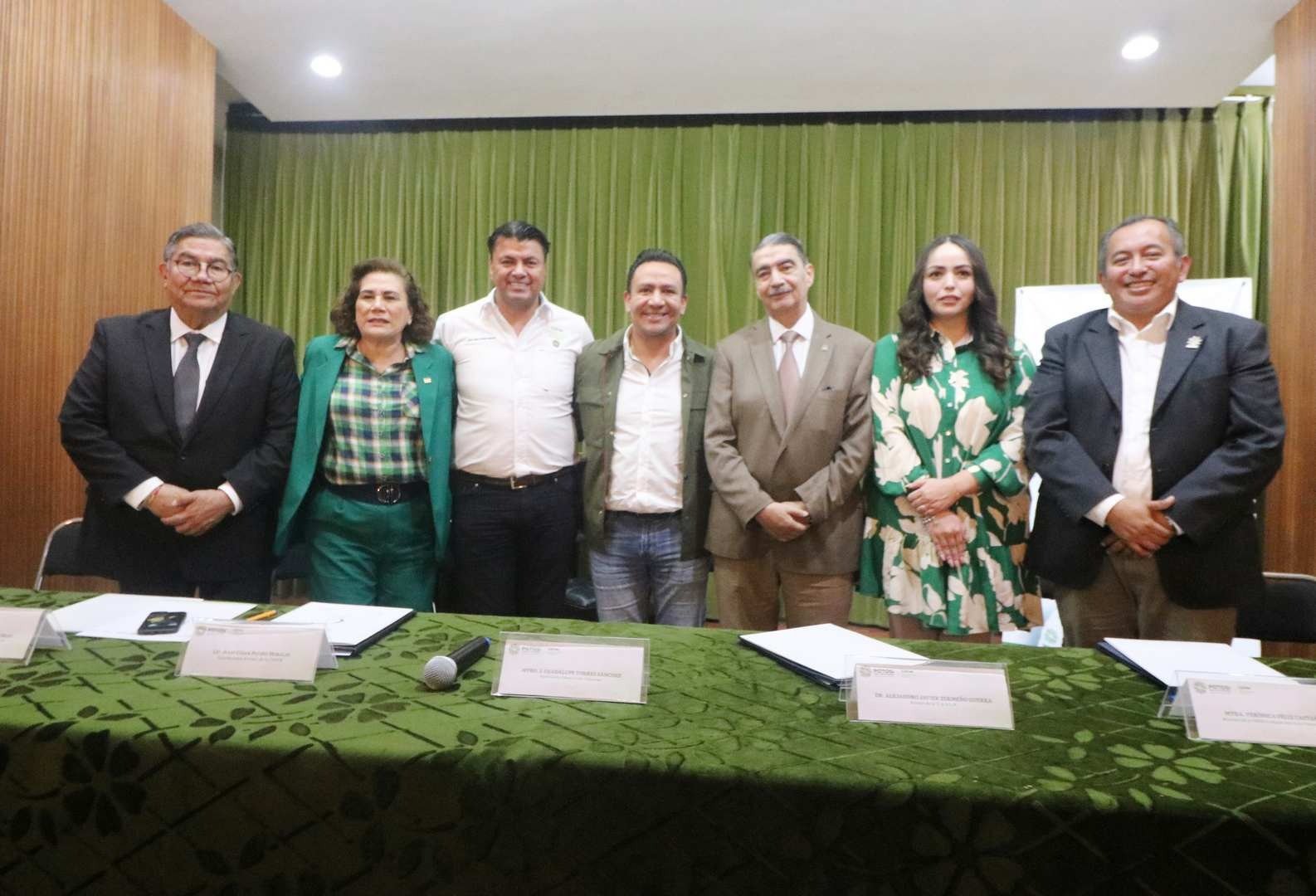 EL ESTADO FIRMA CONVENIOS CON UNIVERSIDADES PARA CERTIFICACIÓN MUNICIPAL