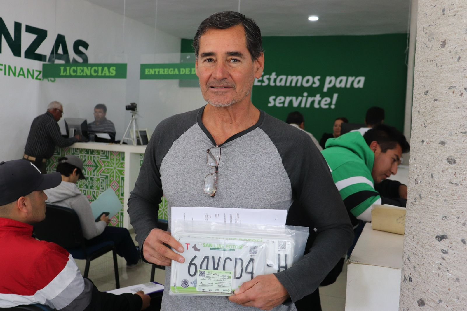 DESTACA EL ESTADO EN REGULARIZACIÓN DE VEHÍCULOS EXTRANJEROS