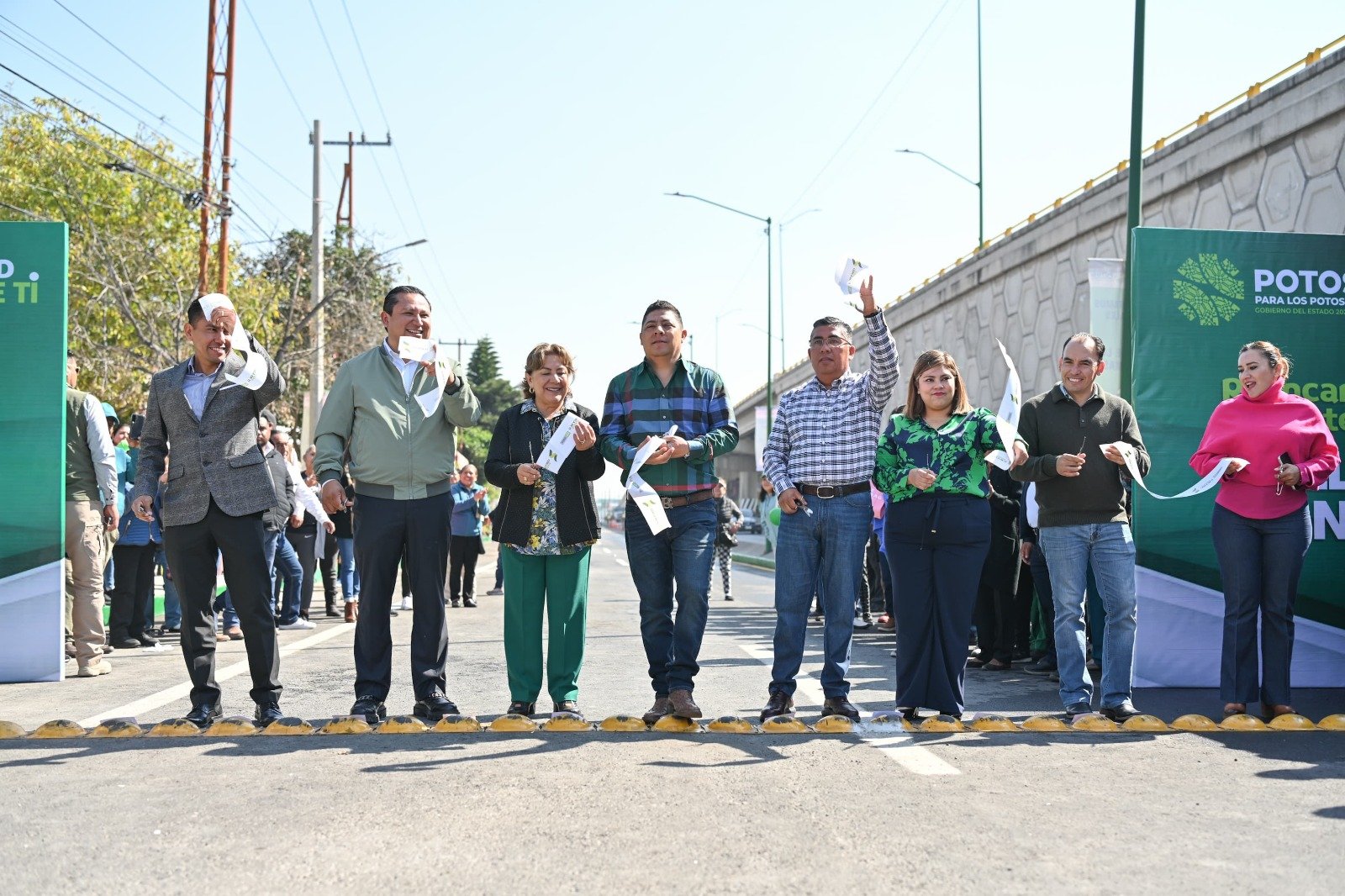 RICARDO GALLARDO RESCATA LATERAL DEL BULEVAR VALLE DE LOS FANTASMAS
