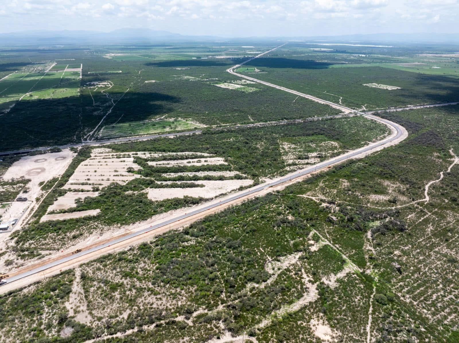 GOBIERNO ESTATAL LOGRA TRANSFORMAR DOS MIL KILÓMETROS CARRETEROS EN TRES AÑOS