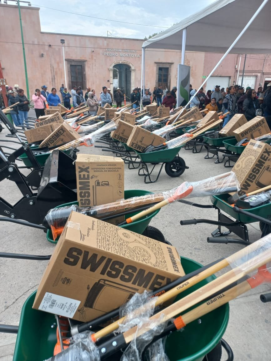 PRODUCTORES SOLEDENSES RECIBEN EQUIPAMIENTO DEL GOBIERNO ESTATAL