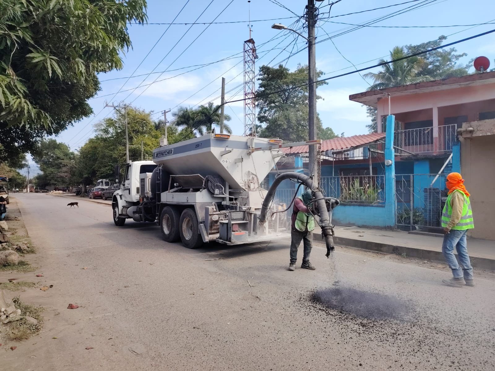 CONSERVA EJECUTIVO ESTATAL EL CAMINO TAMBACA-AGUA BUENA EN TAMASOPO