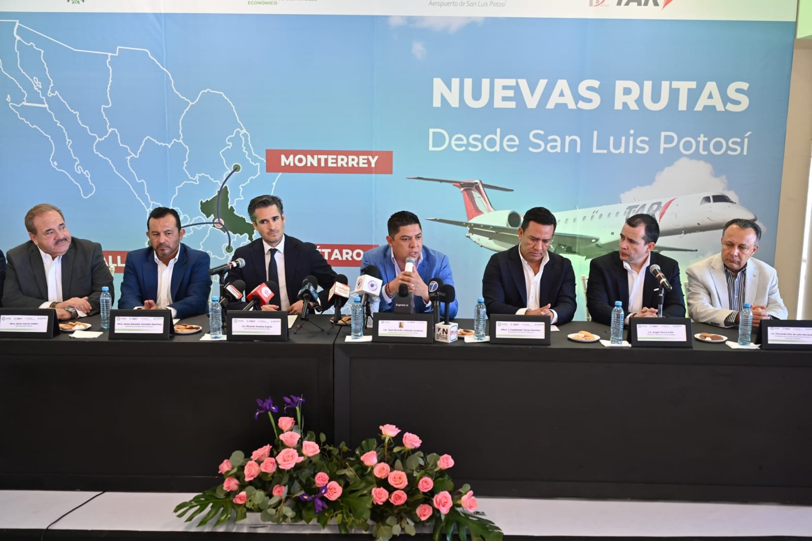 RICARDO GALLARDO FORTALECE LA CONECTIVIDAD AÉREA