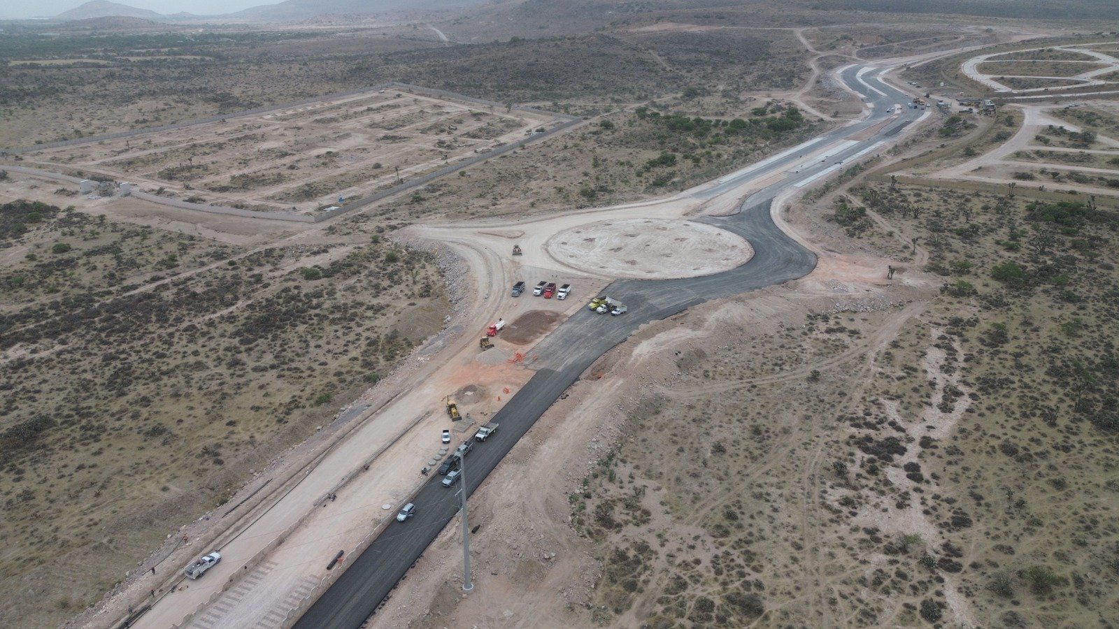 VÍA ALTERNA EN SU ÚLTIMA ETAPA DE CONSTRUCCIÓN REPORTA EJECUTIVO ESTATAL