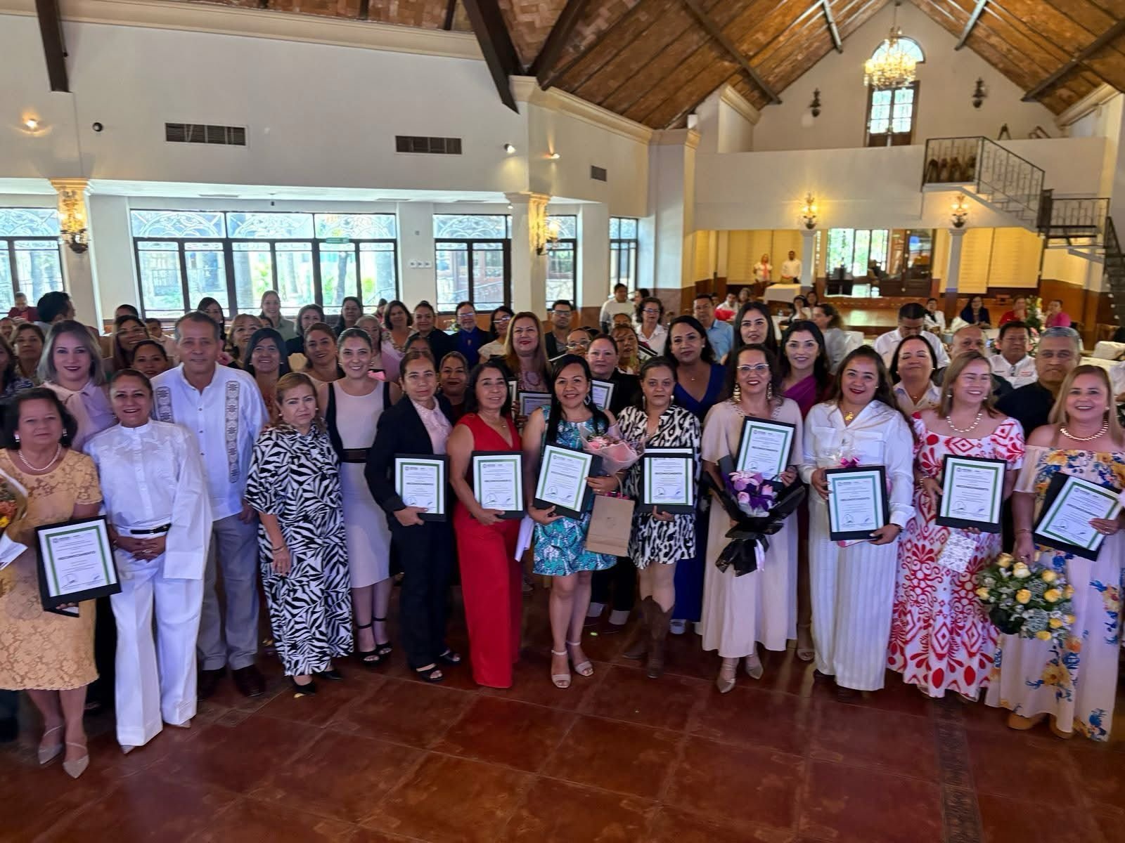 GOBIERNO ESTATAL CELEBRA EL DÍA DE LA EDUCADORA