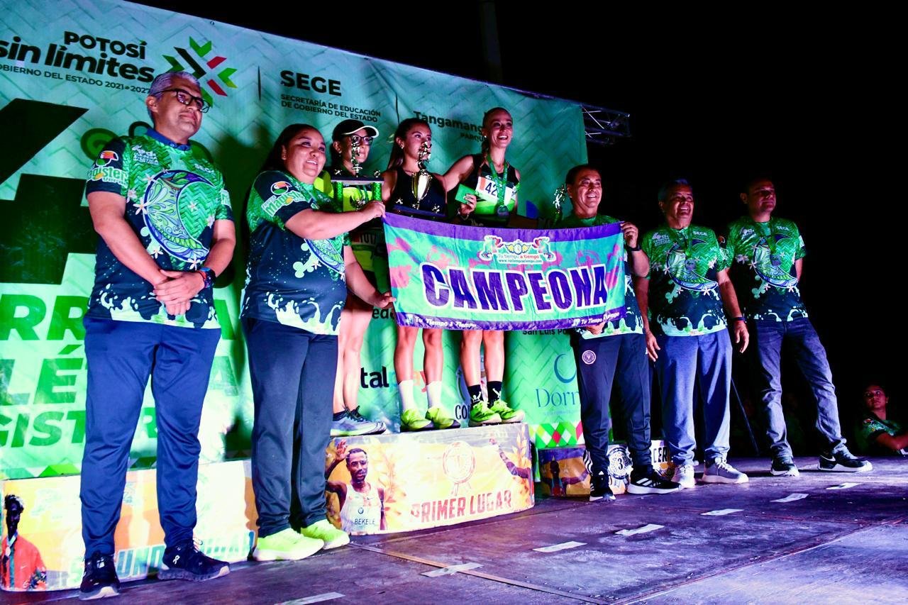 CARRERA MAGISTERIAL ROMPE RÉCORD DE ASISTENCIA