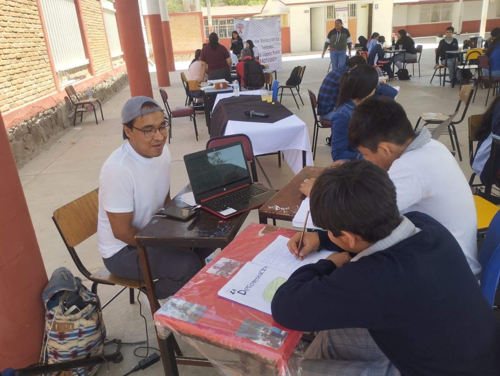 EDUCACIÓN SIN LÍMITES CON JORNADA DE TUTORÍAS