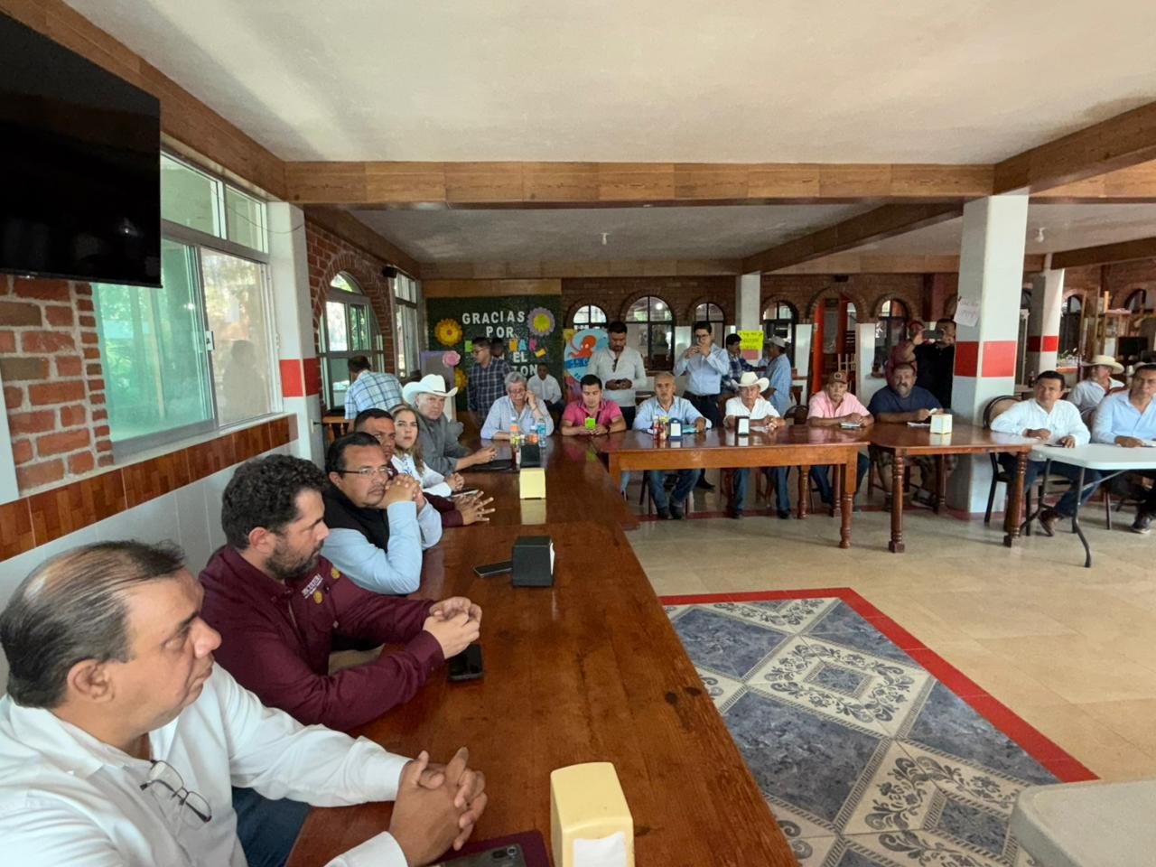 GOBIERNO ESTATAL BRINDA APOYO A PRODUCTORES AFECTADOS POR CFE