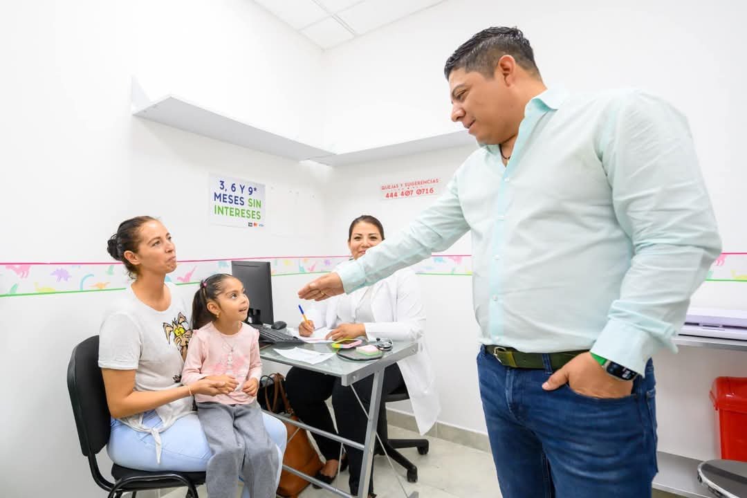 CLÍNICAS ROSAS FORTALECEN ATENCIÓN MÉDICA A FAMILIAS