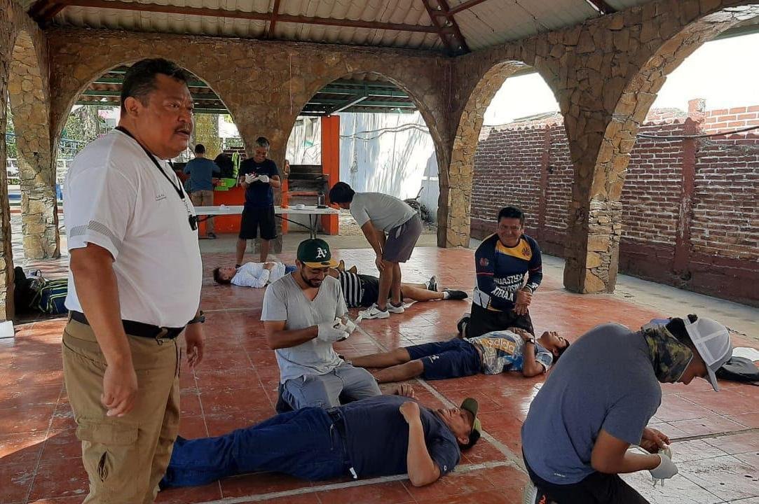 Capacitan a prestadores de servicio turístico en la Academia Estatal de Seguridad