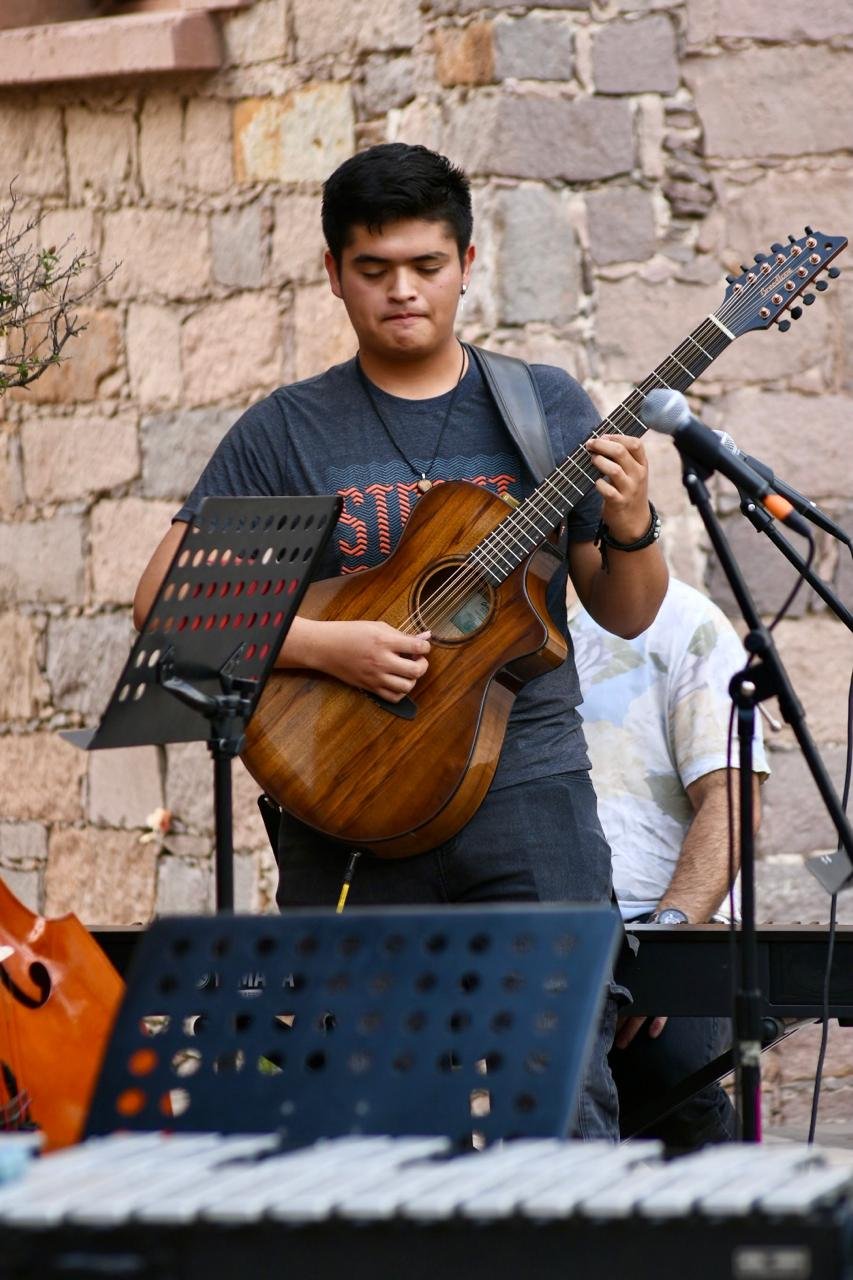 CEART VIBRÓ AL RITMO SINCOPADO DEL JAZZ