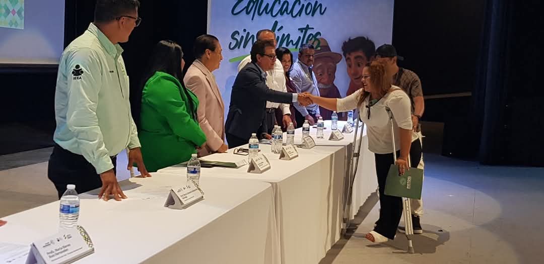 ENTREGAN CERTIFICADOS DE PRIMARIA Y SECUNDARIA A SOLEDENSES