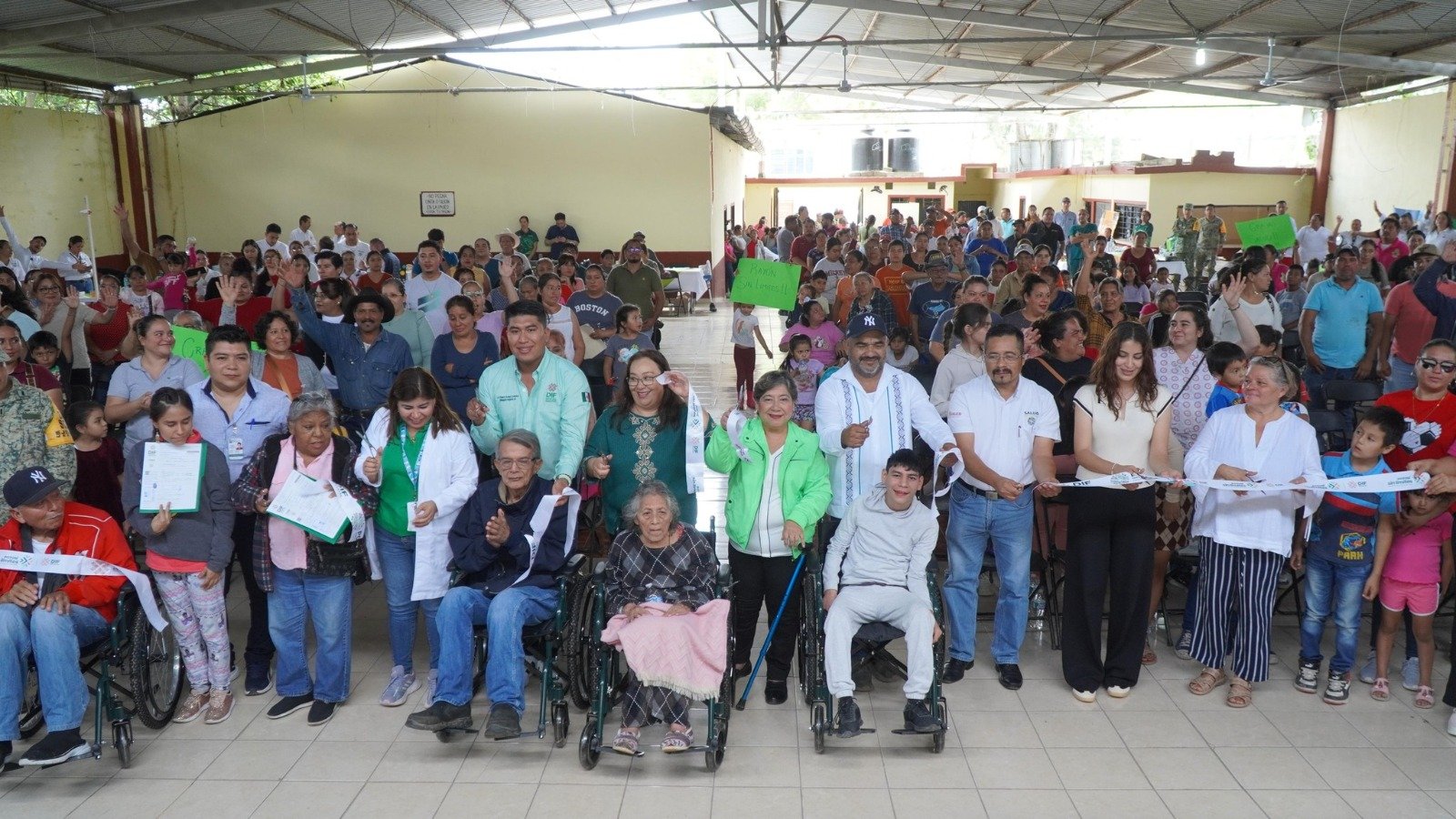 HABITANTES DE RAYÓN RECIBEN ATENCIÓN MÉDICA GRATUITA
