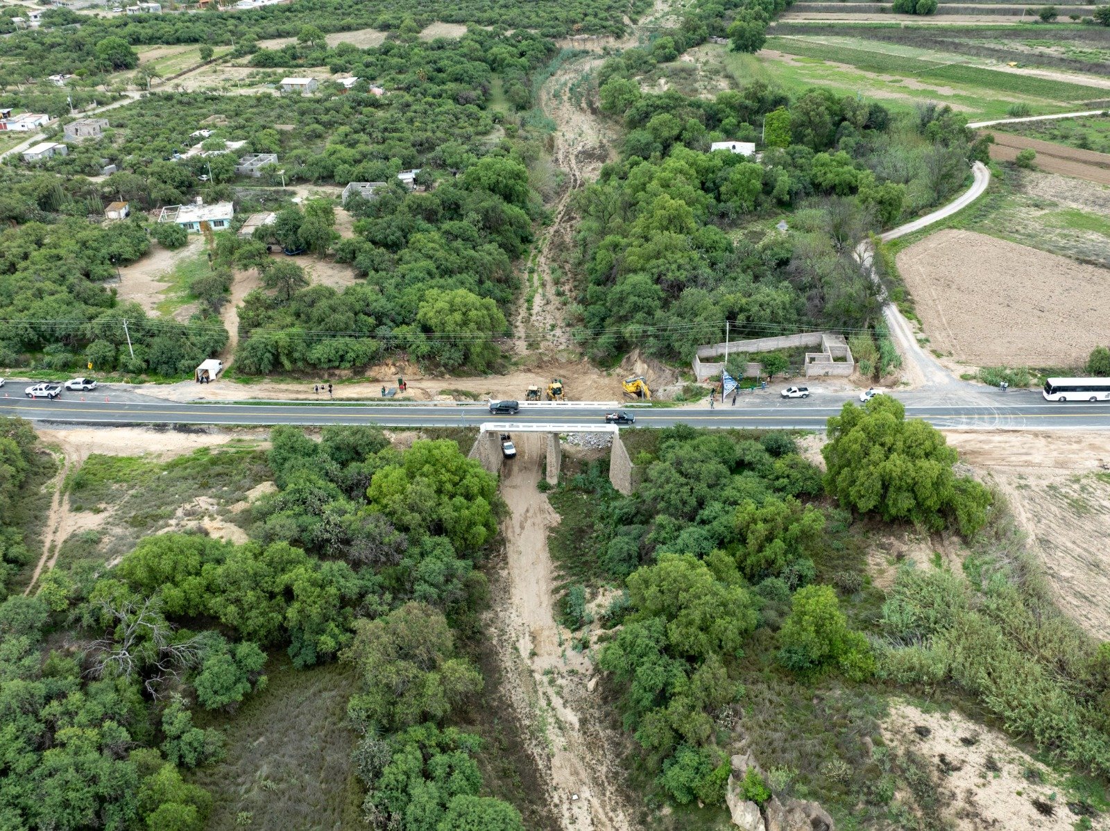 Refuerzan la supercarretera a Ahualulco con nuevo puente