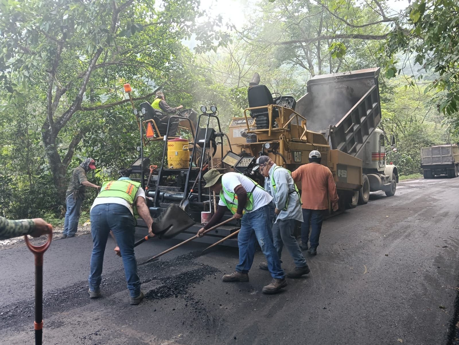 AVANZA REHABILITACIÓN DEL CAMINO EN TAMAZUNCHALE