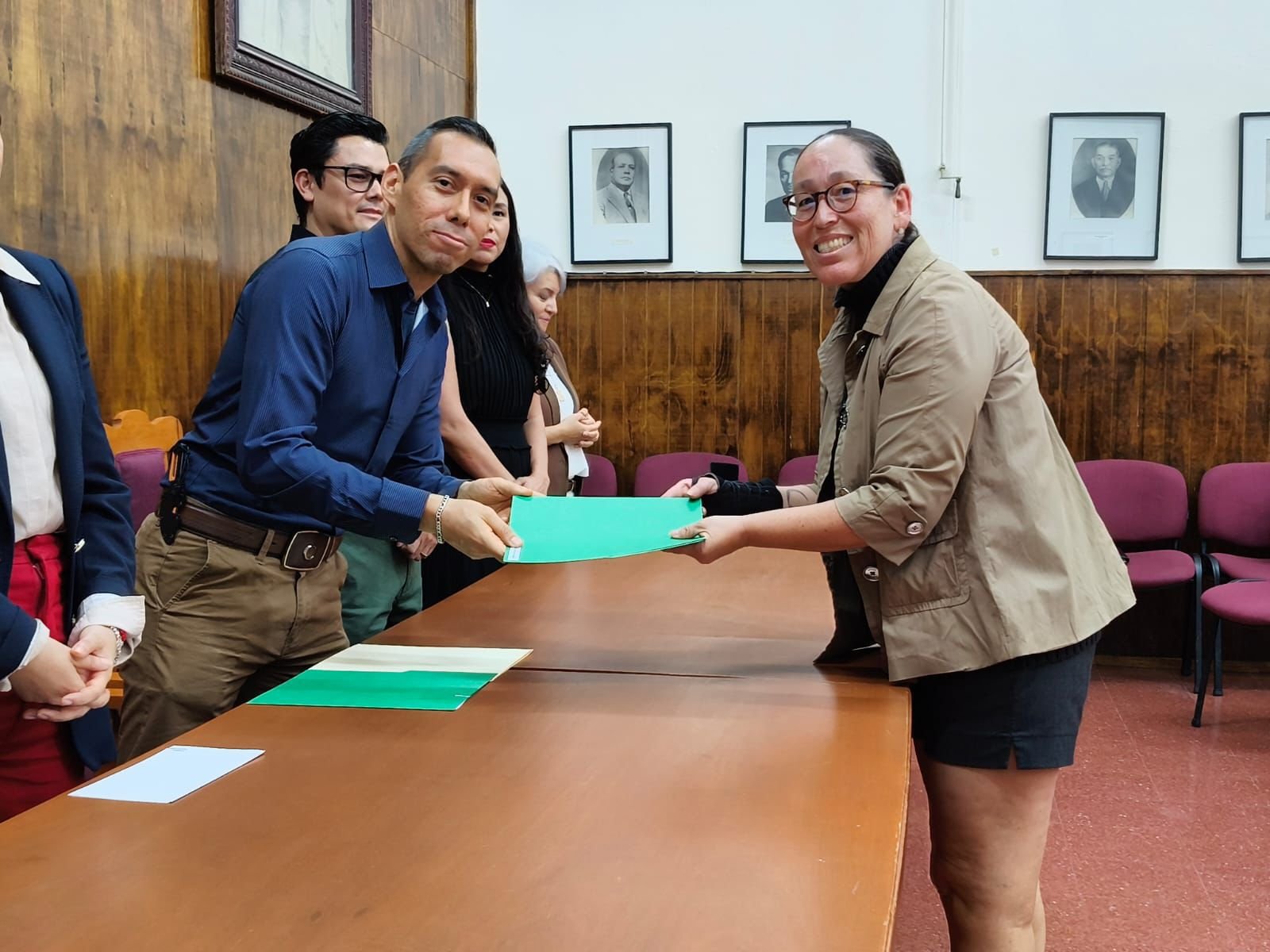 DOCENTES DE LA ESCUELA NORMAL DEL ESTADO RECIBEN RECONOCIMIENTO