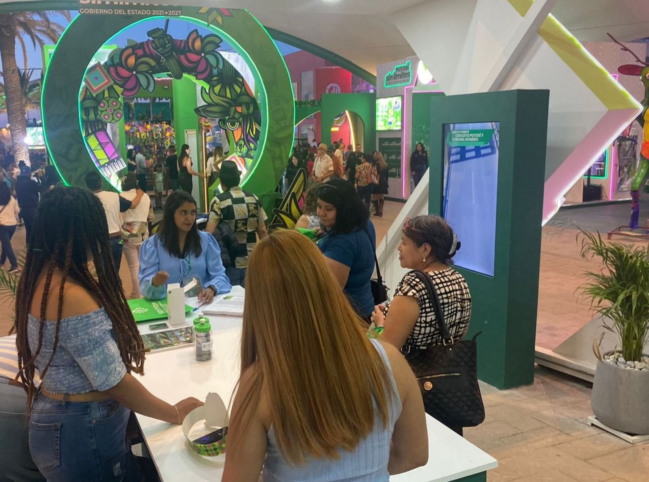 ESTADO ACERCA PROYECTOS DE MOVILIDAD Y ATENCIÓN CIUDADANA EN LA FENAPO 2025