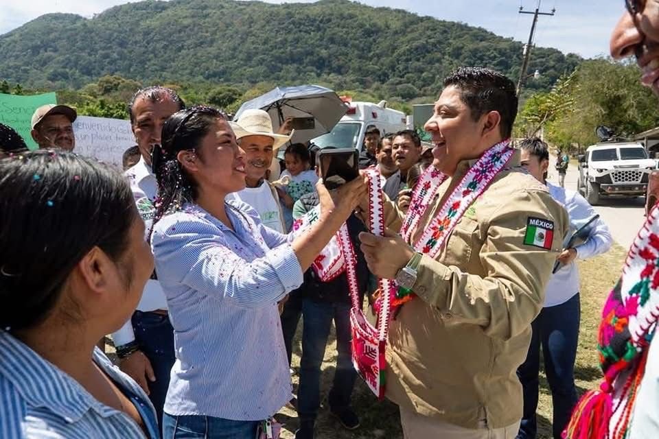 CON RICARDO GALLARDO, LA EDUCACIÓN AVANZA EN LA HUASTECA