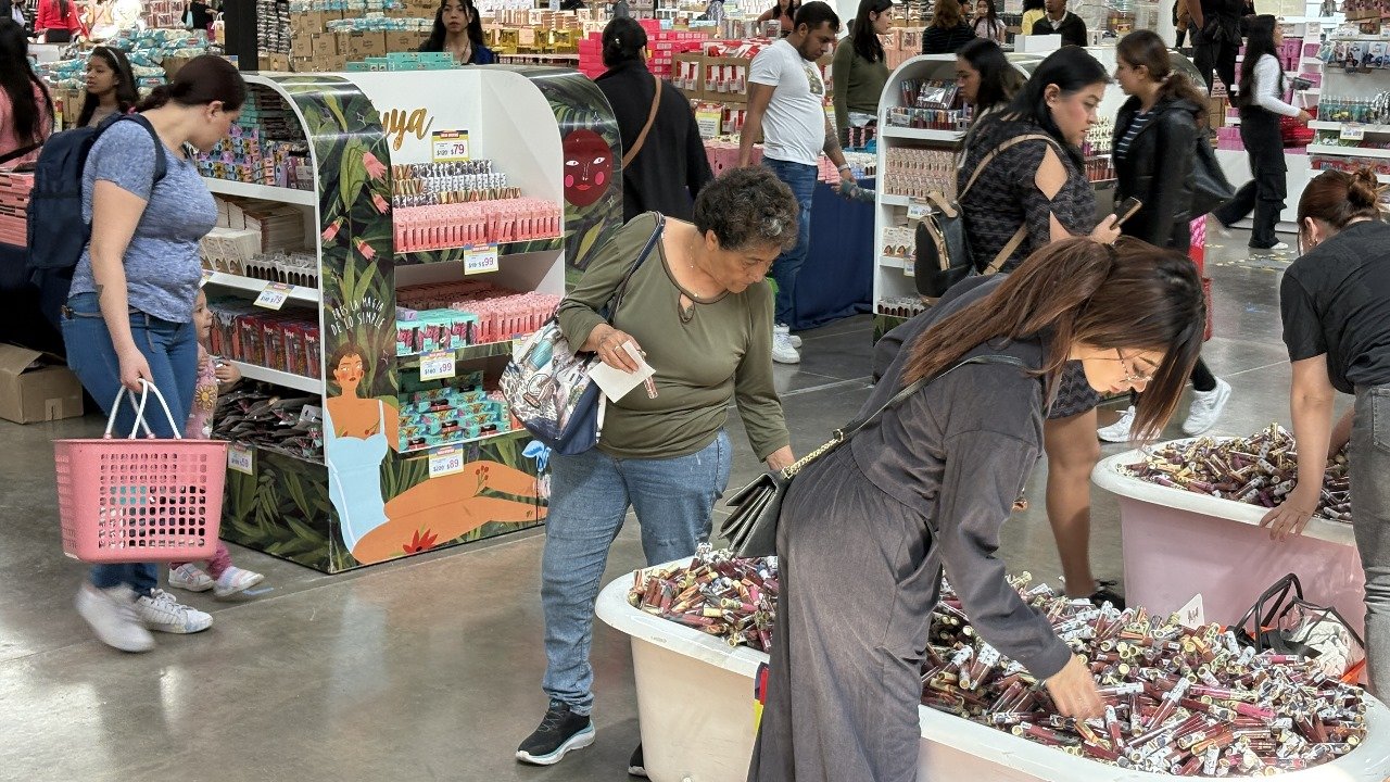 CENTRO DE NEGOCIOS SEDE DE MEGA OUTLET DE BELLEZA 2025