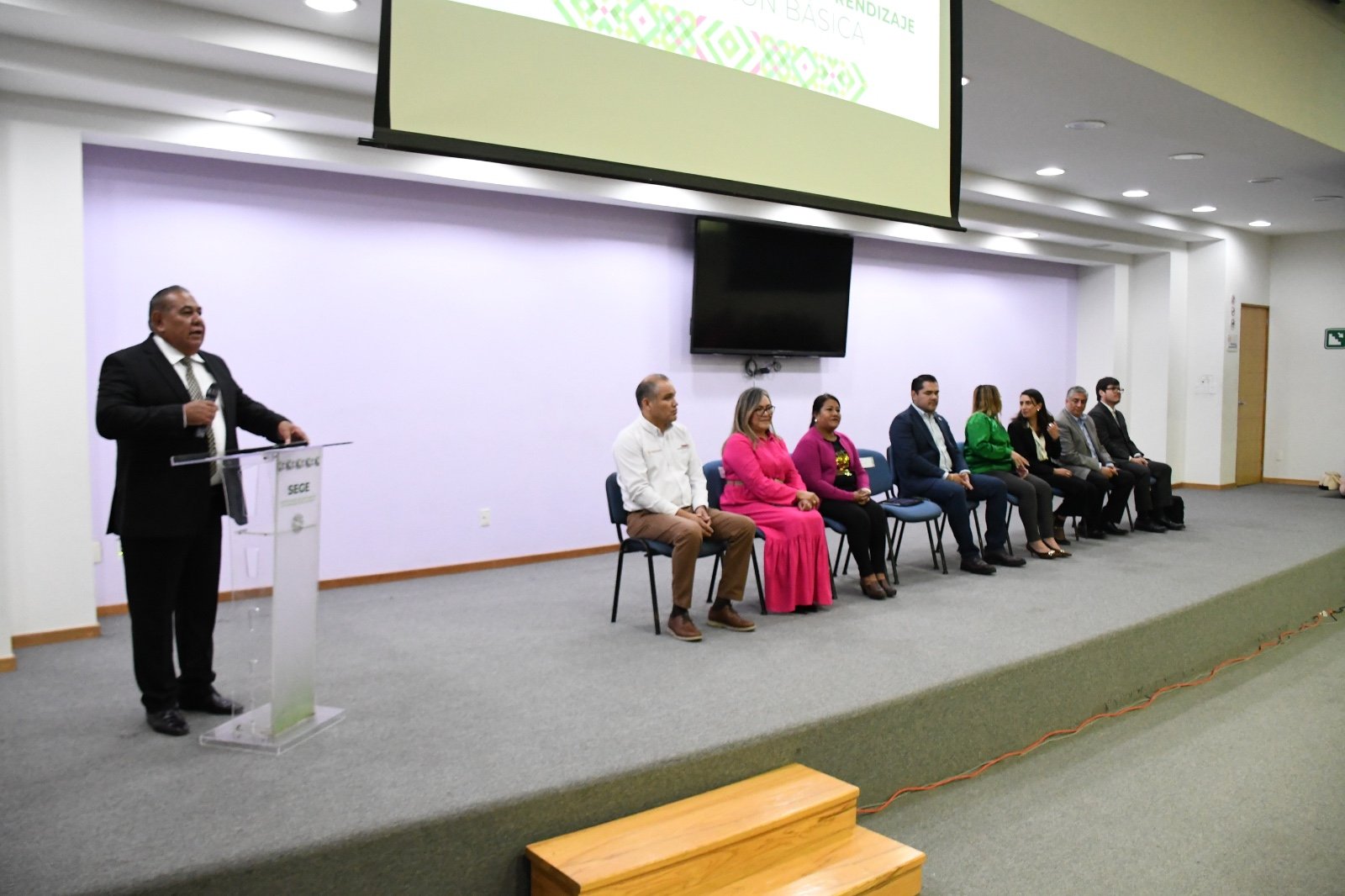 ENTREGAN CUADERNILLOS DE EVALUACIÓN DEL PROGRAMA “SEGE EN TU ESCUELA”