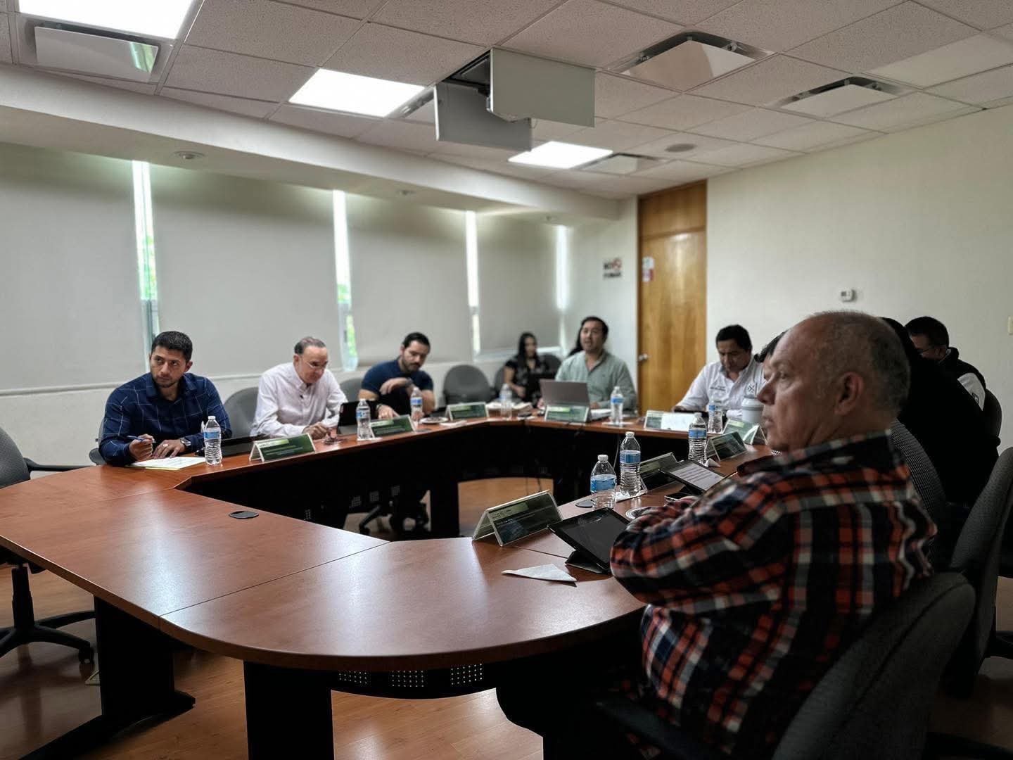 IMPULSO SIN LÍMITES A ESTUDIANTES Y MICROPROYECTOS CON FINANCIAMIENTO