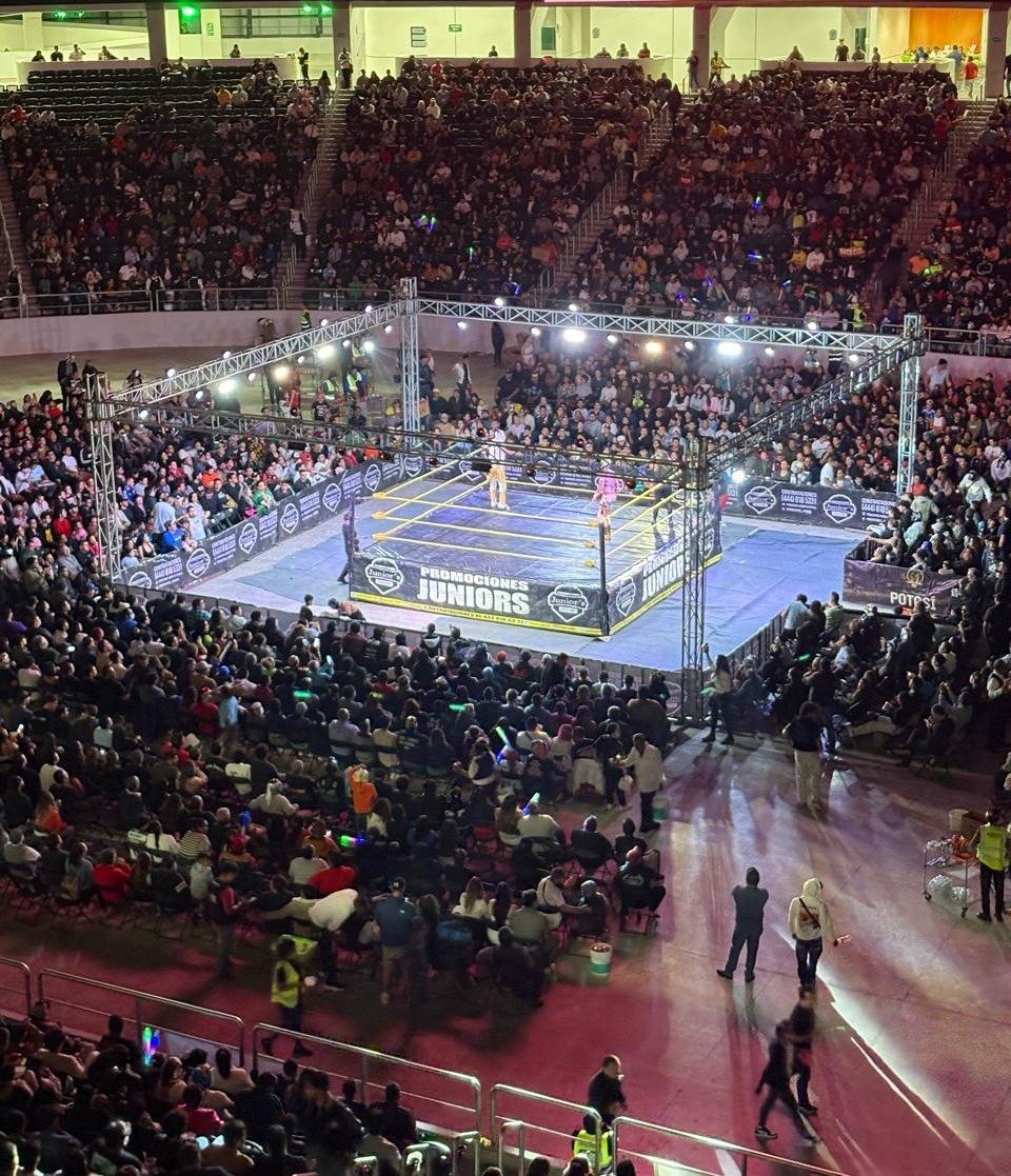 NOCHE DE ADRENALINA: LUCHA LIBRE AAA CONQUISTA LA ARENA POTOSÍ