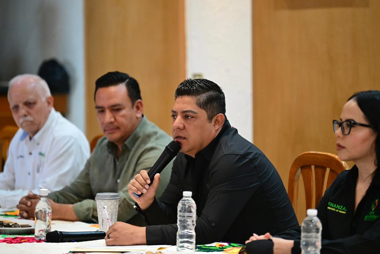RICARDO GALLARDO AMPLÍA APOYO A LA HUASTECA CON SU GABINETE