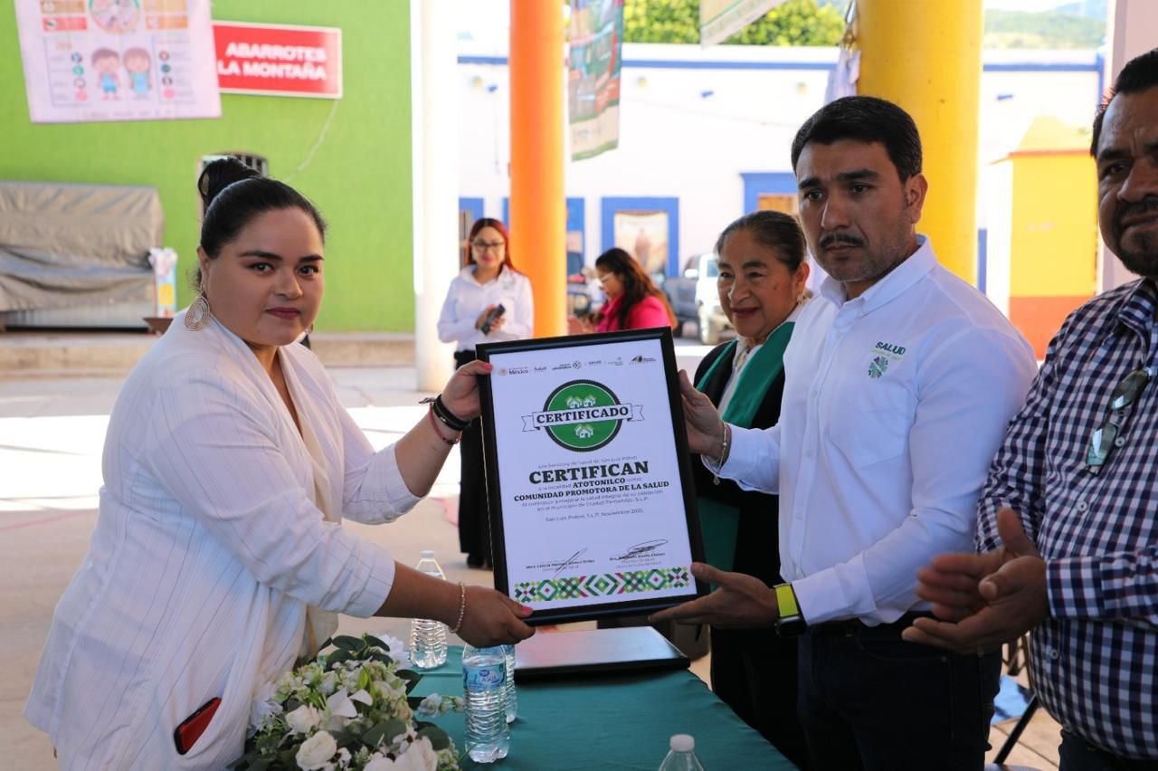 LA COMUNIDAD DE ATOTONILCO OBTUVO LA CERTIFICACIÓN COMO COMUNIDAD PROMOTORA DE LA SALUD.