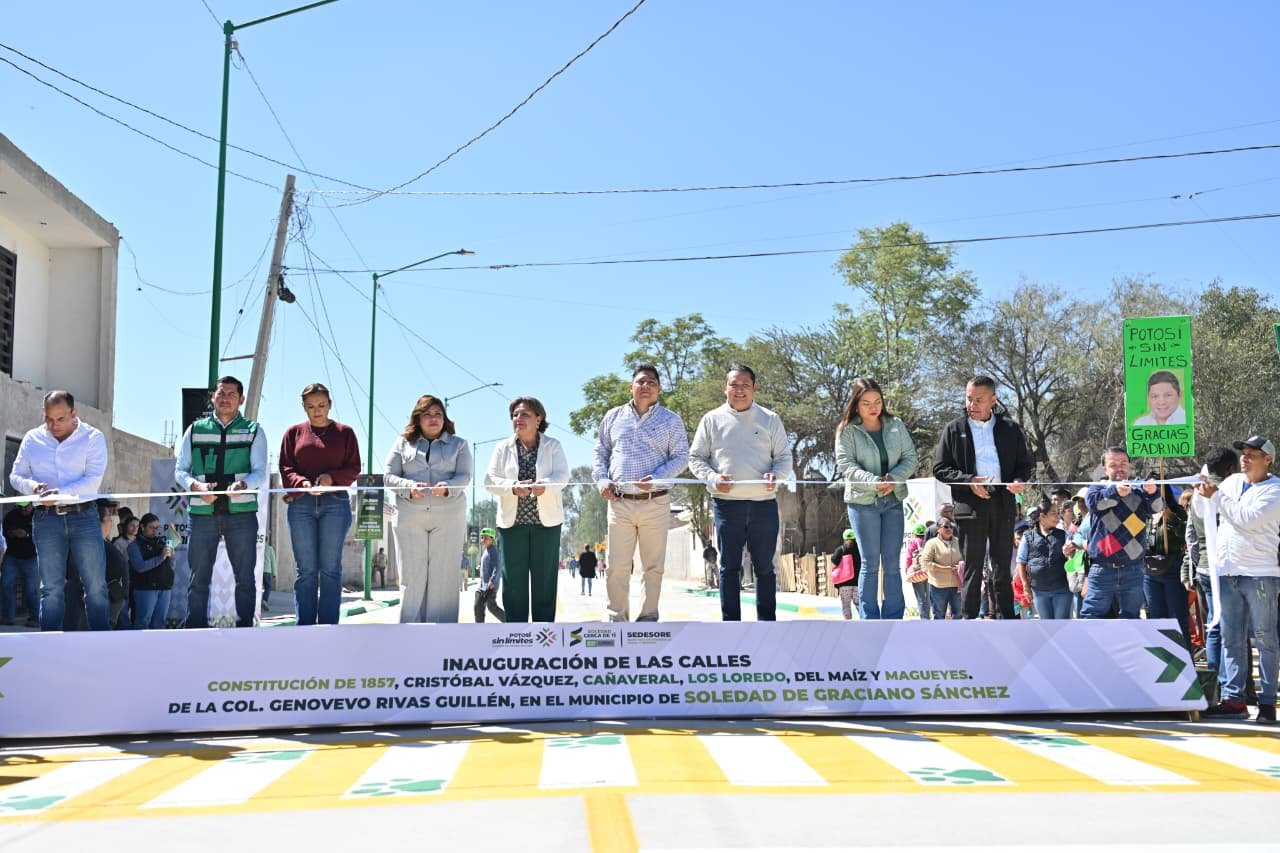 RICARDO GALLARDO ENTREGA CALLES DE CONCRETO Y UNA SECUNDARIA EN SOLEDAD