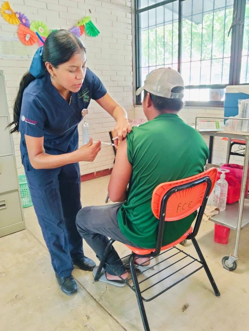 REPORTA SECTOR  SALUD AVANCE DEL 13.5% EN VACUNACIÓN CONTRA INFLUENZA.