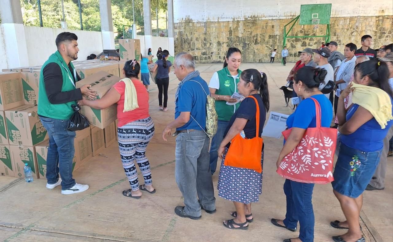 APOYOS ALIMENTARIOS LLEGAN A MÁS FAMILIAS POTOSINAS