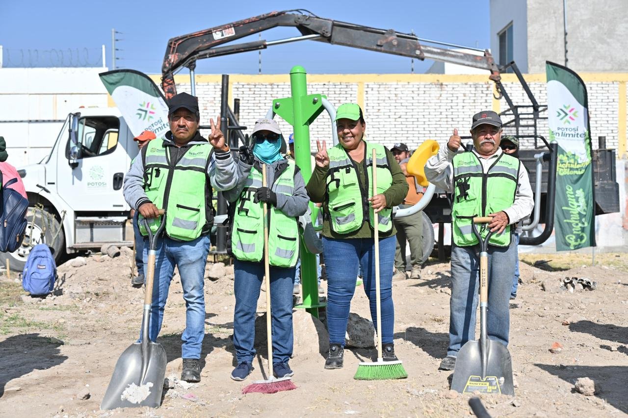 RICARDO GALLARDO CARDONA ENCHULA LA COLONIA SAN LUIS REY