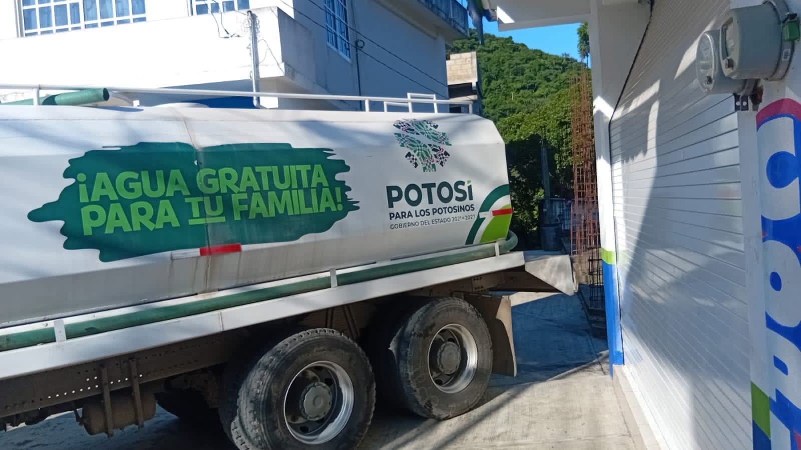 GOBIERNO DEL ESTADO ATIENDE CON PIPAS DE AGUA A HABITANTES DE SOLEDAD