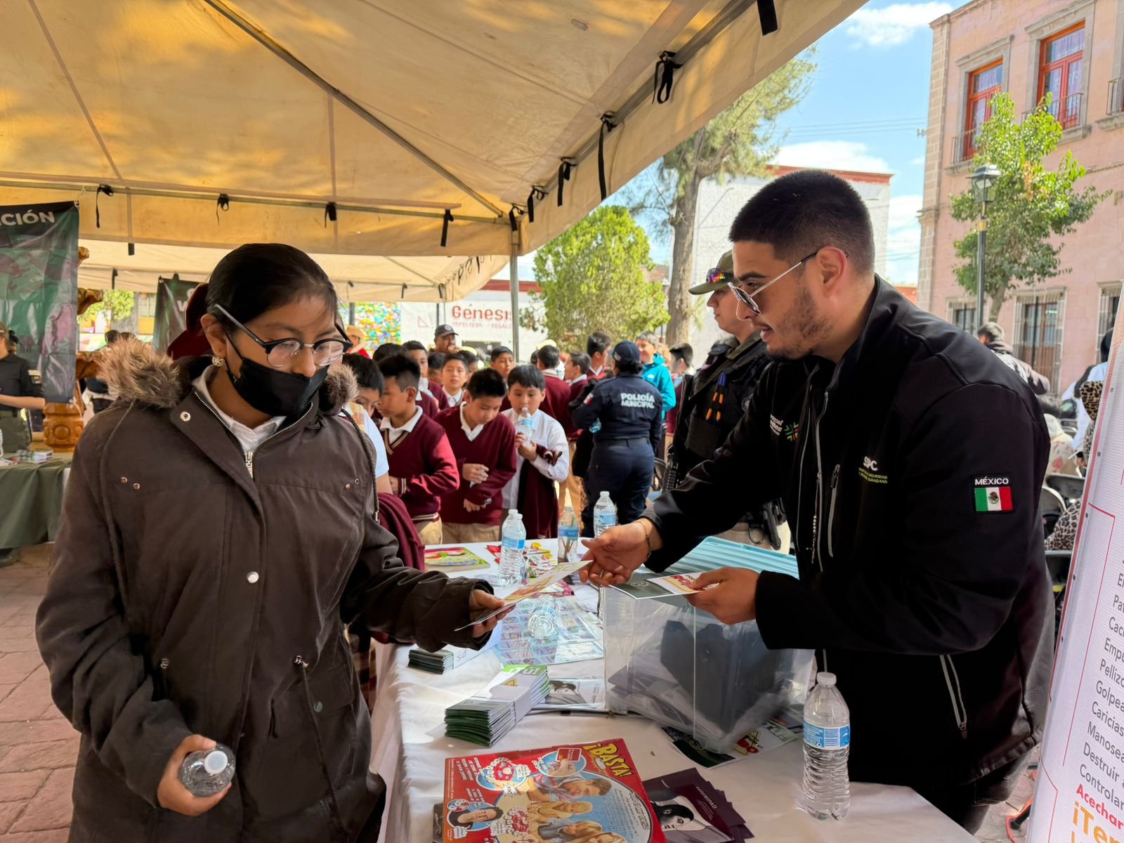 GOBIERNO ESTATAL LLEVA FERIA DE SEGURIDAD A MEXQUITIC DE CARMONA