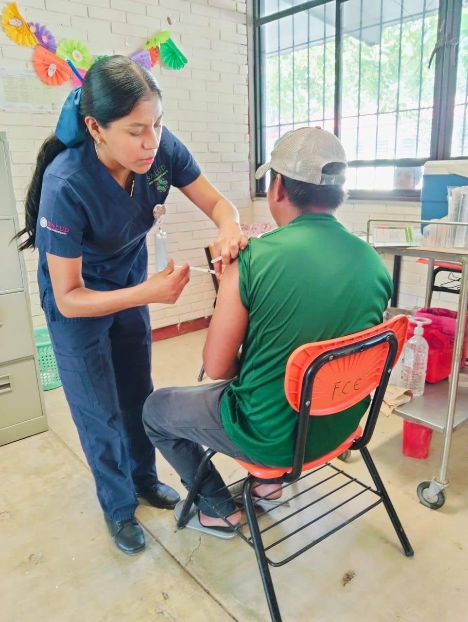 INTENSIFICAN VACUNACIÓN CONTRA SARAMPIÓN EN ESCUELAS DE SAN LUIS