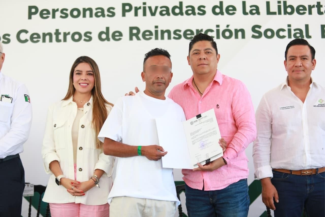 RICARDO GALLARDO ENTREGA PRELIBERACIONES EN EL CENTRO DE REINSERCIÓN SOCIAL “LA PILA”