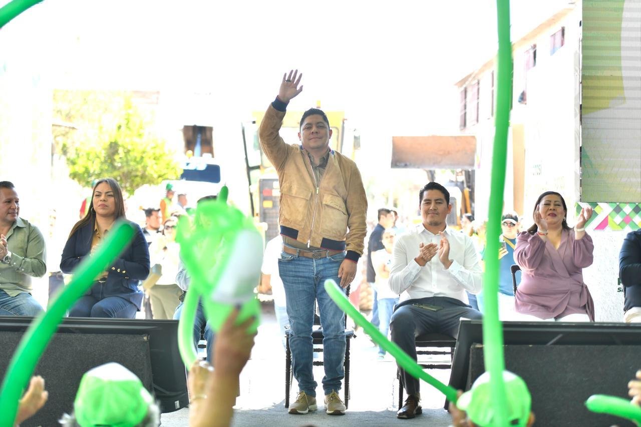 RICARDO GALLARDO ARRANCA PAVIMENTACIÓN TOTAL DE CALLES EN COLONIA LOS LIMONES