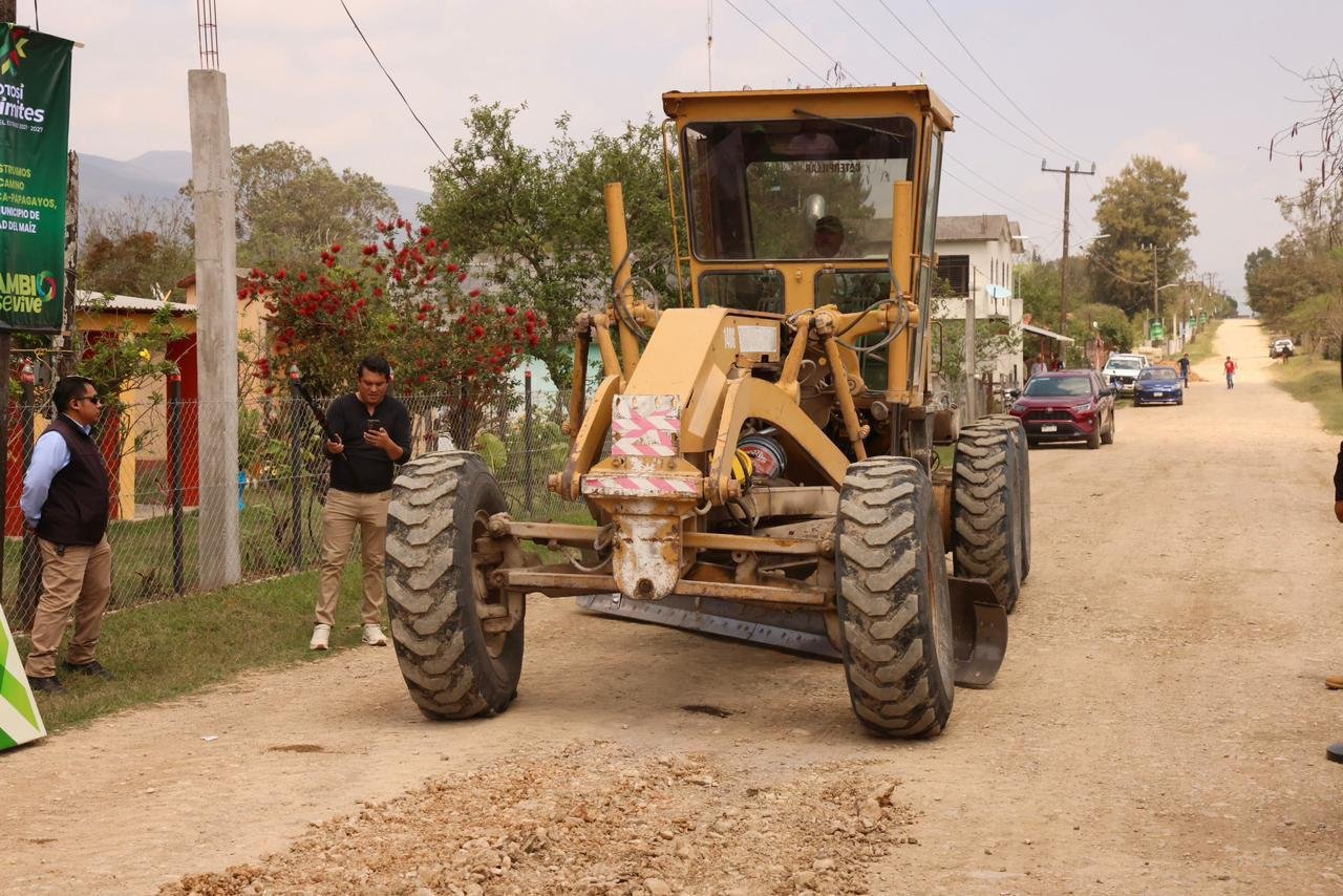 RICARDO GALLARDO LLEVA MÁS OBRA VIAL Y DEPORTIVA A CIUDAD DEL MAÍZ