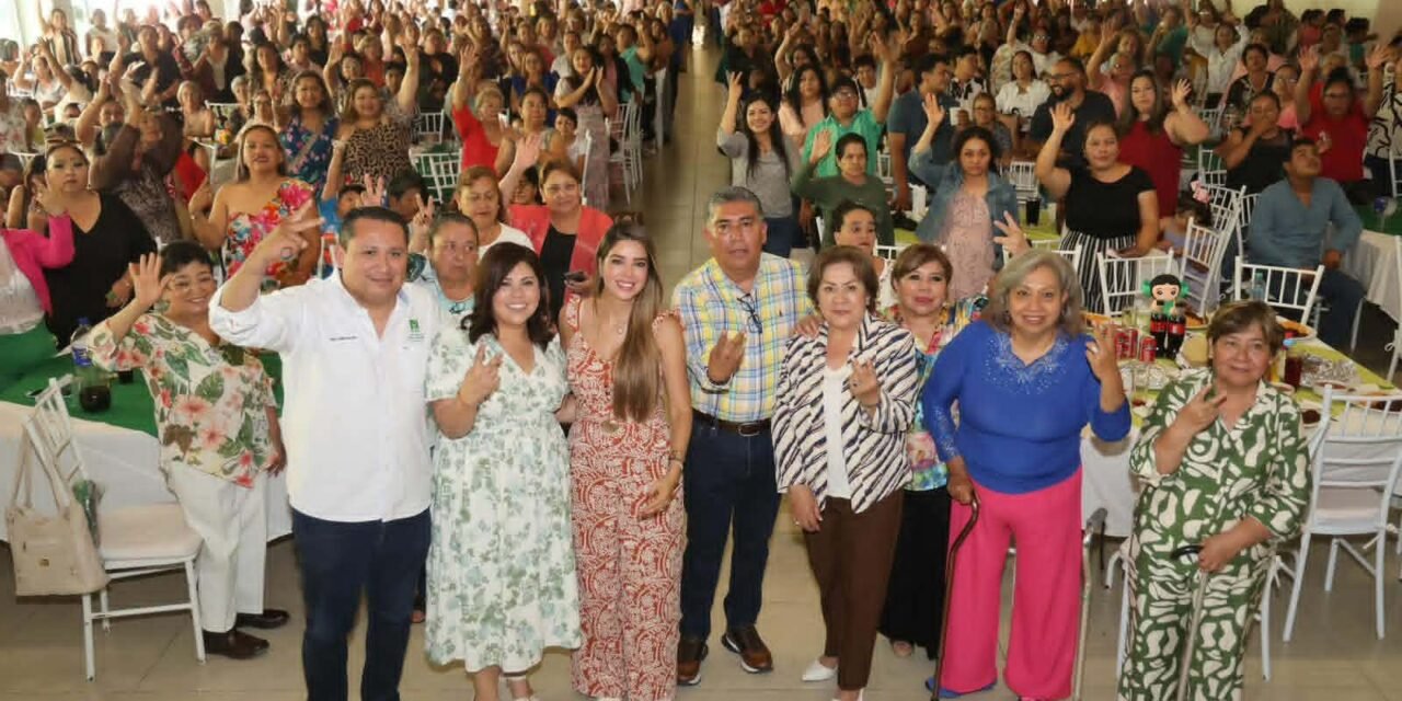 RUTH GONZÁLEZ CELEBRA EL DÍA DE LAS MADRES CON MUJERES SOLEDENSES