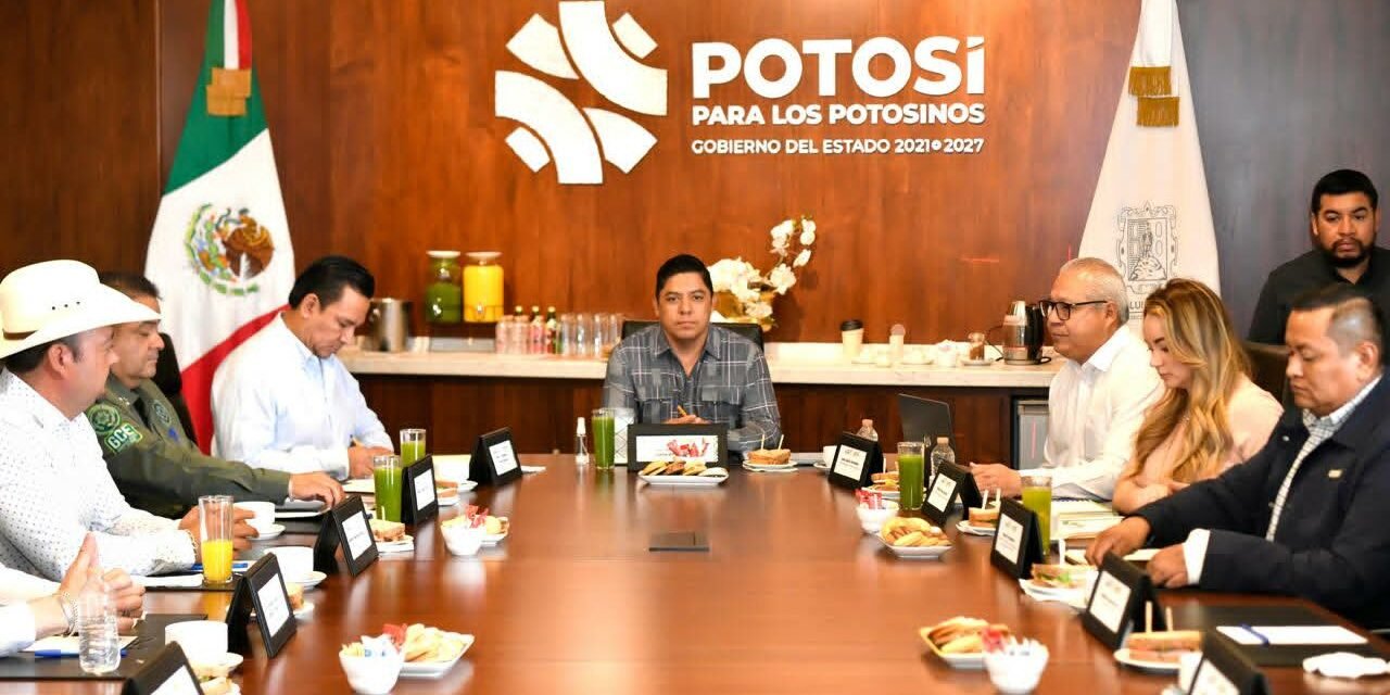 RICARDO GALLARDO ACUERDA AUMENTO DE POLICÍAS MUNICIPALES CON ALCALDES DEL ALTIPLANO