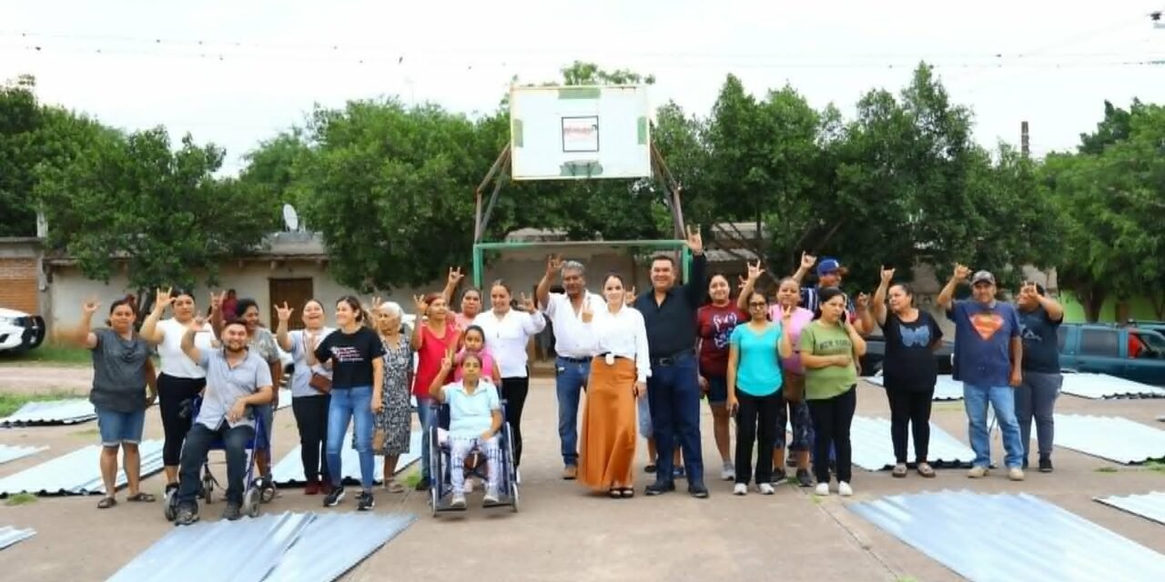ENTREGAN PAQUETES DE LÁMINAS A FAMILIAS DE SAN MARTÍN