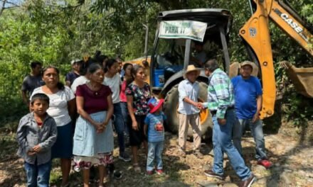CON ENTREGA DE MAQUINARIA EL GOBIERNO DE TAMAZUNCHALE IMPULSA EL DESARROLLO AGRÍCOLA EN XICOTLA