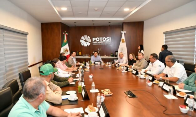 RICARDO GALLARDO ACUERDA REFORZAR A POLICÍAS MUNICIPALES CON ALCALDES DE LA ZONA MEDIA