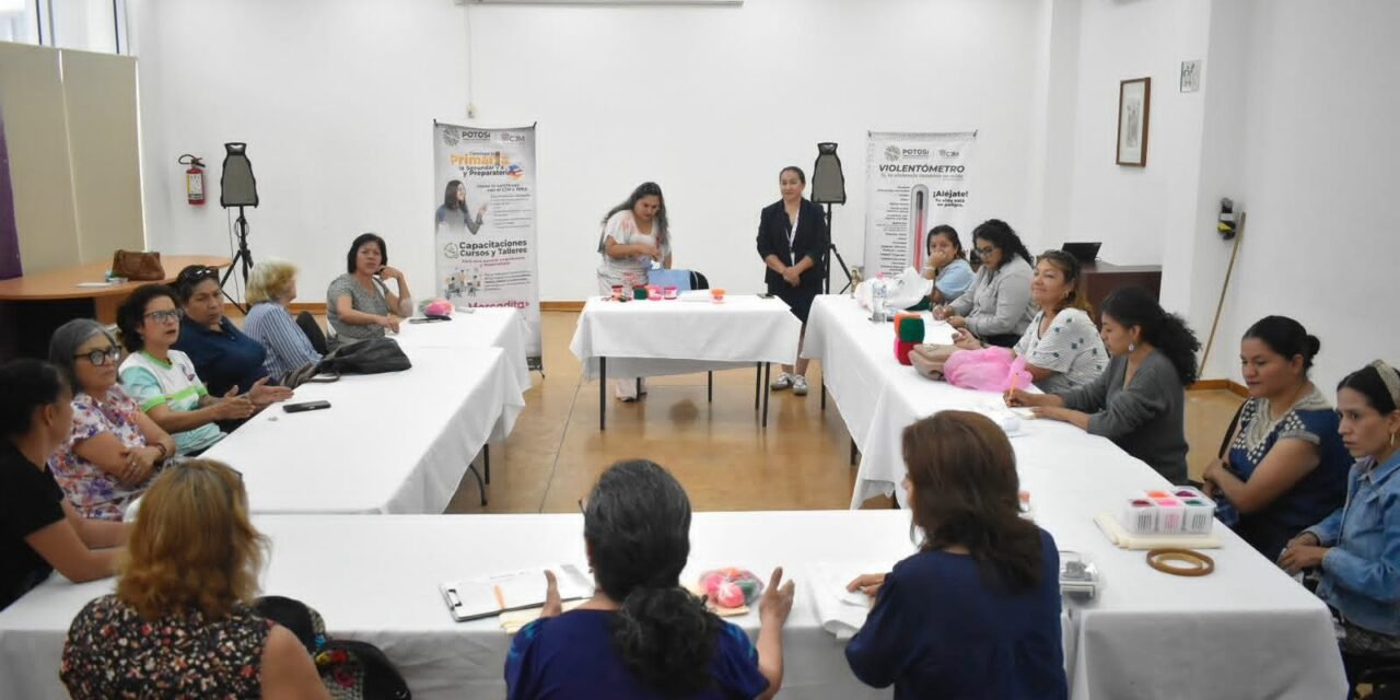 GOBIERNO ESTATAL IMPULSA BORDADO TÉNEK PARA AUTONOMÍA ECONÓMICA DE MUJERES