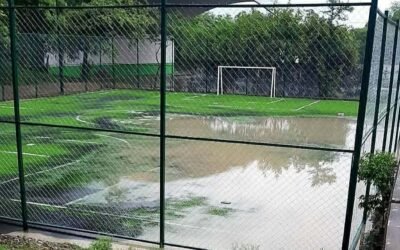 CANCHA DE FÚTBOL 5 CONSTRUIDA  POR EL PROGRAMA «MUNDIAL SOCIAL» DE CLAUDIA SHEINBAUM «SE INUNDÓ»