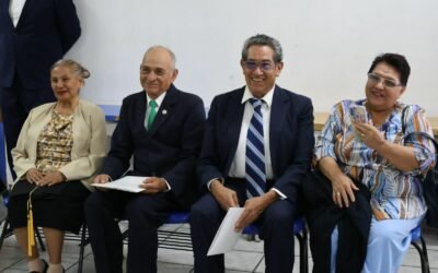 GOBIERNO ESTATAL APOYA A FÉLIX Y FERNANDO A GRADUARSE DE LA PREPARATORIA