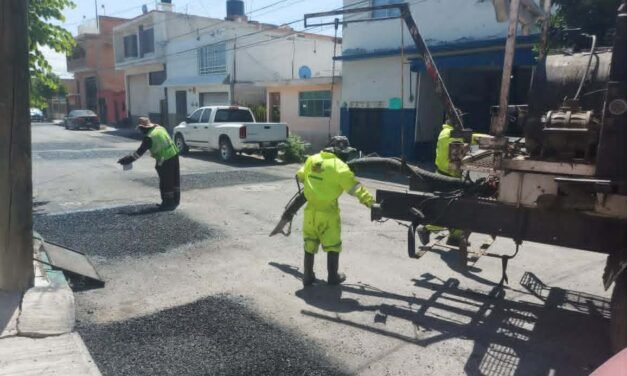 GOBIERNO ESTATAL LLEVA ENCHÚLAME LA COLONIA A INFONAVIT MORALES Y SAN LUIS REY