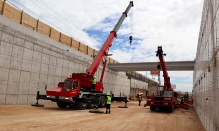 MONTAJE DE TRABES ACELERA LA CONSTRUCCIÓN DEL NUEVO PASO A DESNIVEL