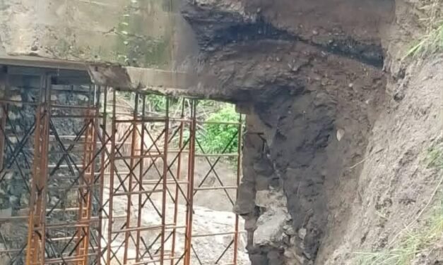 ANTE PERSISTENTES LLUVIAS, CIERRE TOTAL DEL PUENTE DE LA SAGRADA FAMILIA
